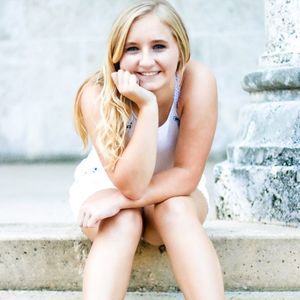 Meet your Posher, Lauryn